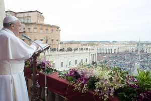 Papa Francisco discursando aos Fiéis